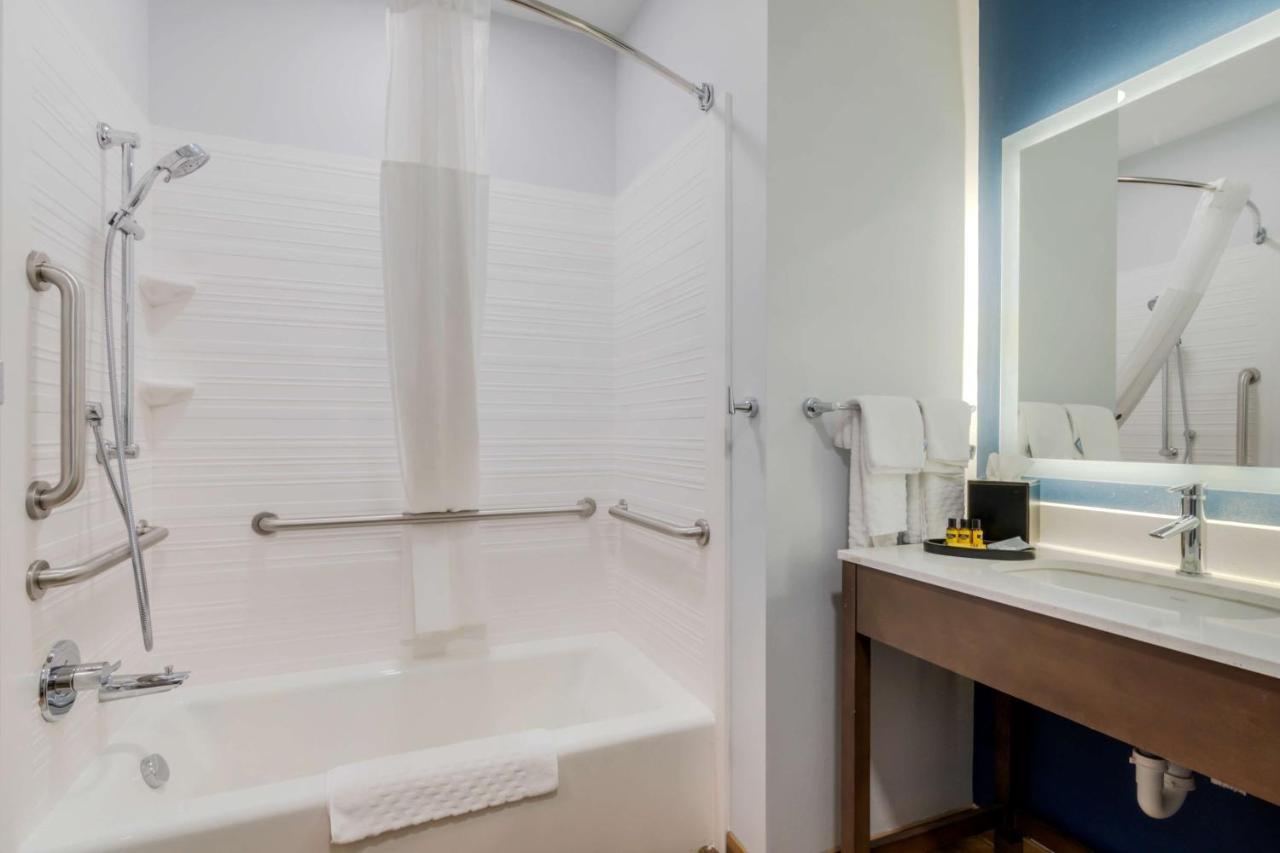 Best Western Plus St. Louis Airport Hotel Woodson Terrace Экстерьер фото